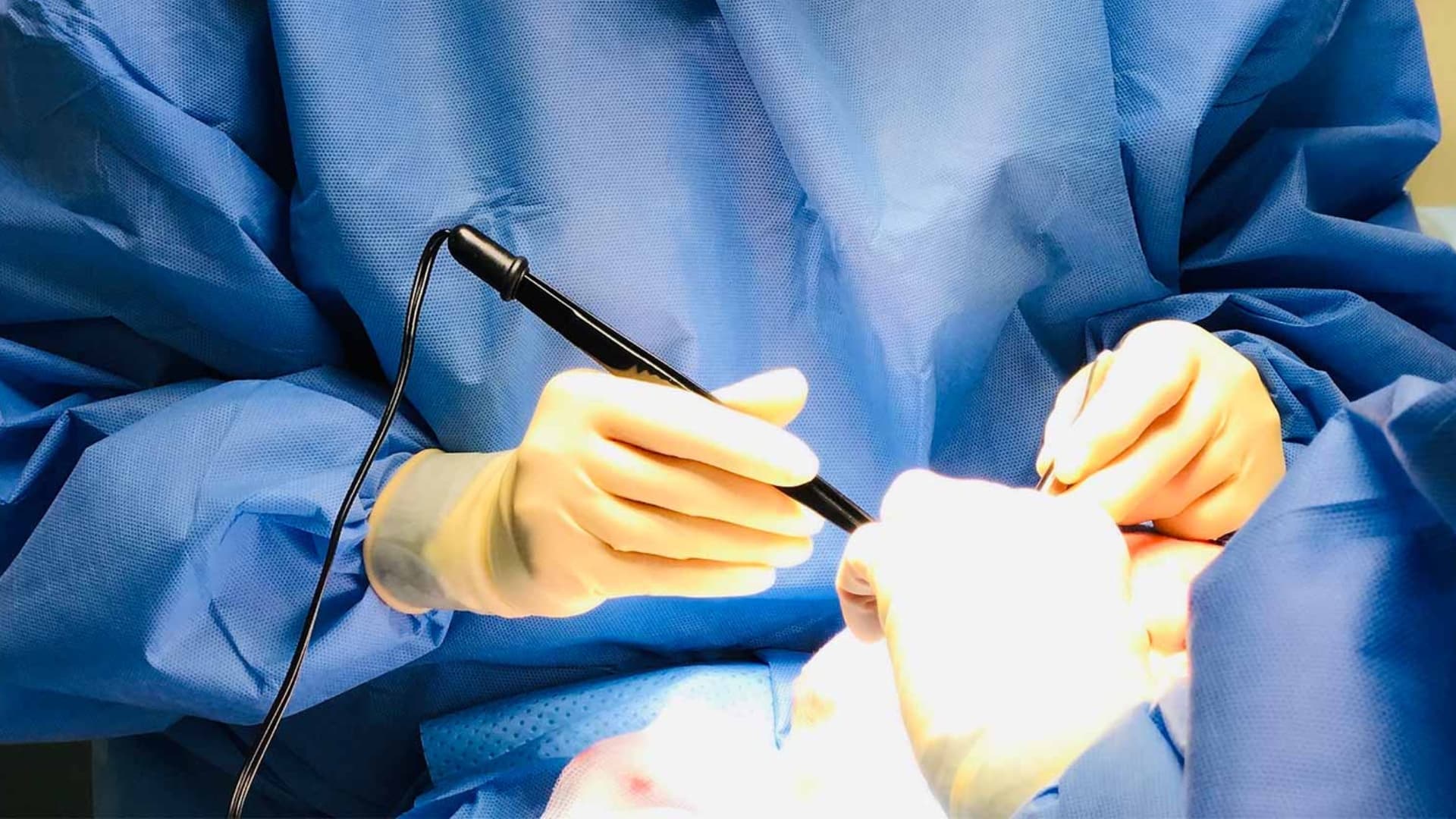 Best Oculoplastic Surgeon in London and How to Choose